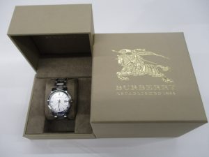 和泉市・岸和田市で、バーバリーの腕時計高～く買取りしてます！