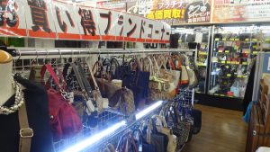 守口店のメイン通路です