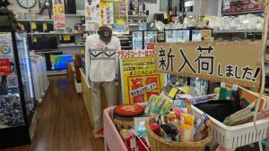 守口店のメイン通路です