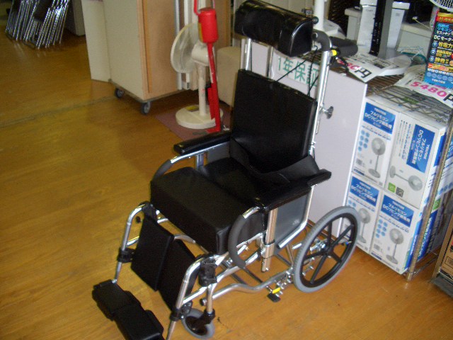 ★車いす入荷しました★和泉市の方よりお譲りいただきました。