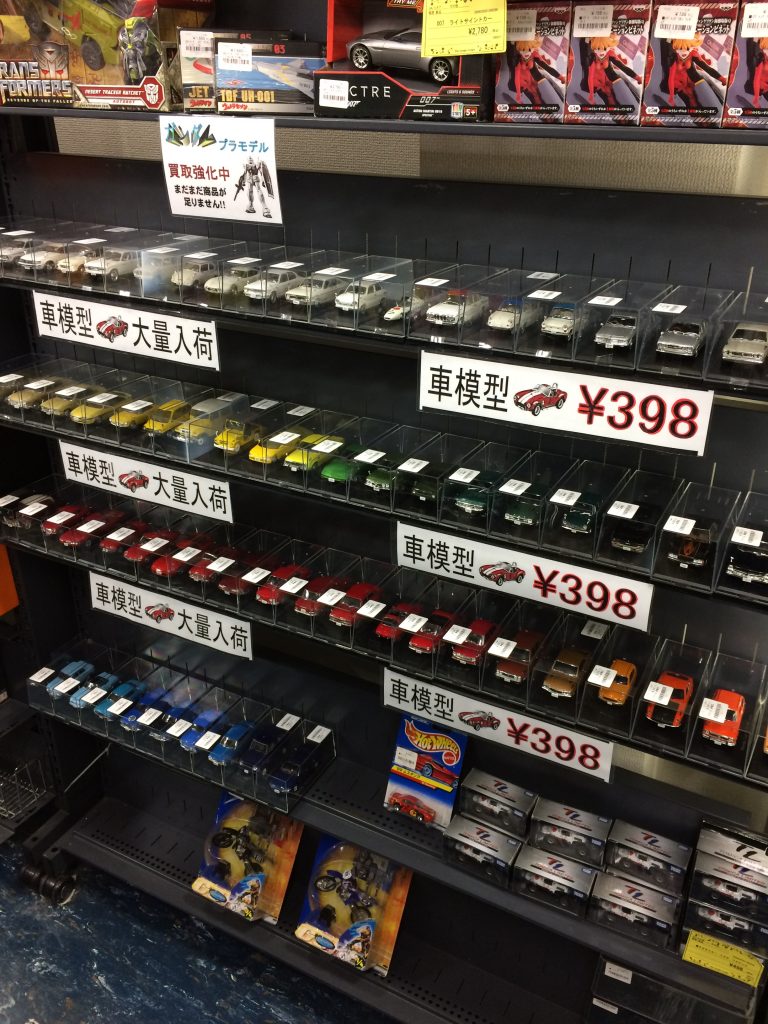 ケース付き車模型が大量入荷！！！