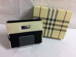 【ジャングル ヤフオク】お財布をたくさん出品中！