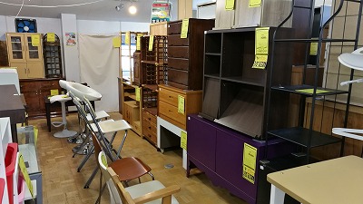 堺市でお得に家具を買いたいなら、ジャングルジャングル深井店