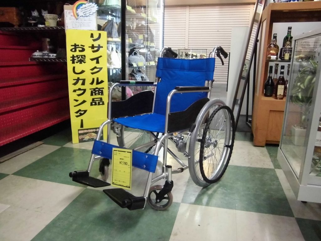 車椅子をお探しならジャングルジャングル貝塚店に入荷しましたよ♪