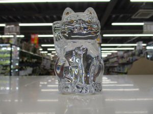 バカラ製金運の招き猫 （ラッキーキャット）ジャングルジャングル岸和田和泉インター店にやってきました。