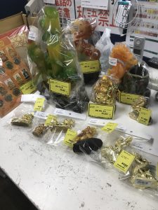 古美術！？いろんな置物大量陳列中♫珍品を探すならジャングルジャングルサカイ石津店