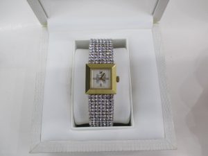 美しい輝き スワロフスキーの腕時計をお譲りいただきました。