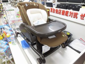 赤ちゃんの穏やかな眠りにオススメ　電動ハイローチェア入荷しました。