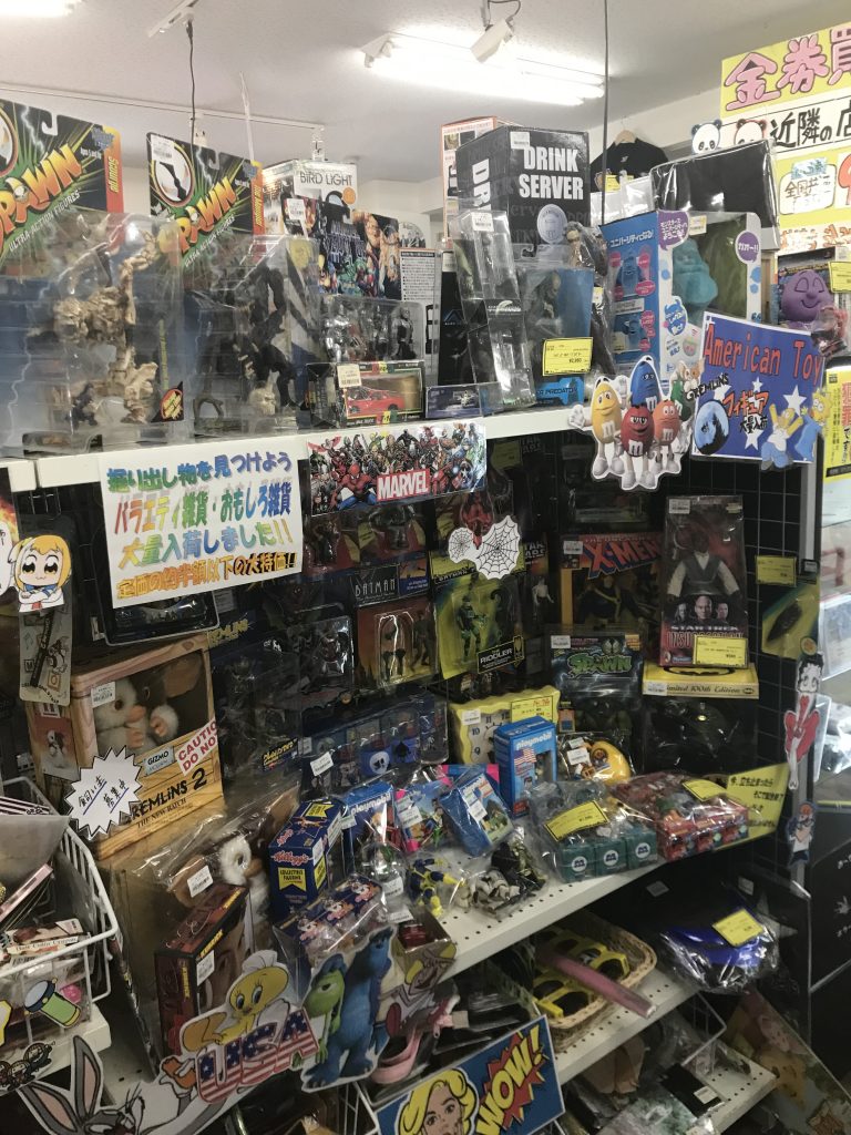 ジャングルジャングルサカイ石津店 マーベルを始めとしたアメリカンヒーロー揃っています。