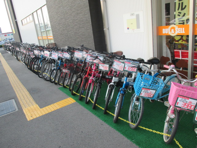 関西最大規模の取り揃え、リユース自転車をお探しなら是非ジャングルジャングル岸和田和泉インター店