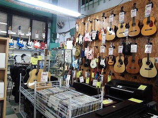 楽器を売るのも買うのも南大阪ならジャングルジャングル貝塚店