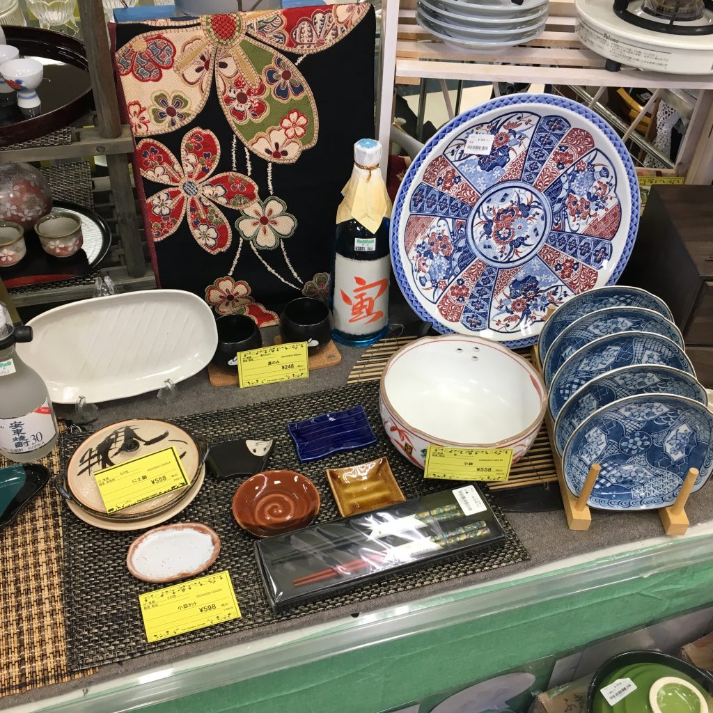 ジャングル・ジャングル岸和田店　秋ギフト食器コーナー出来ましたぜ！！中古品冬物家電、ブランド品、ロレックス、売るのも買うのもジャングル・ジャングル岸和田店へ