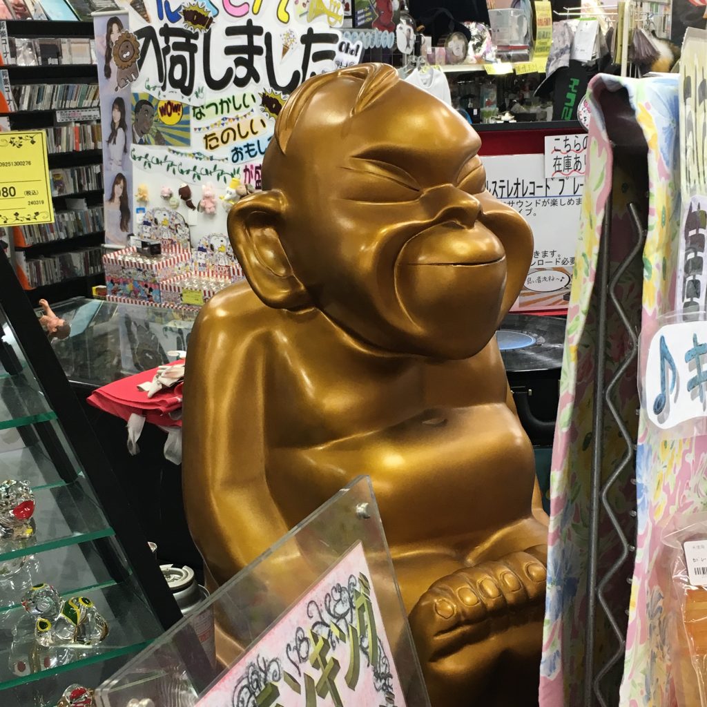 リサイクルショップ　ジャングル・ジャングル　岸和田店　ブランド買い取り、家電買い取り致します！！そして骨董品コーナーも充実して販売中でございます！！！