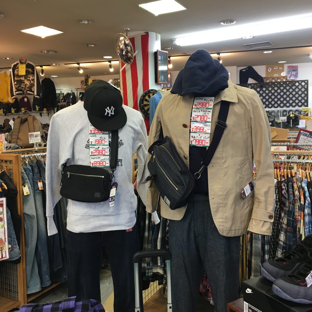 ジャングル・ジャングル岸和田店　火曜日は衣料品・バックが２０%OFFFF！！！！！！！！！