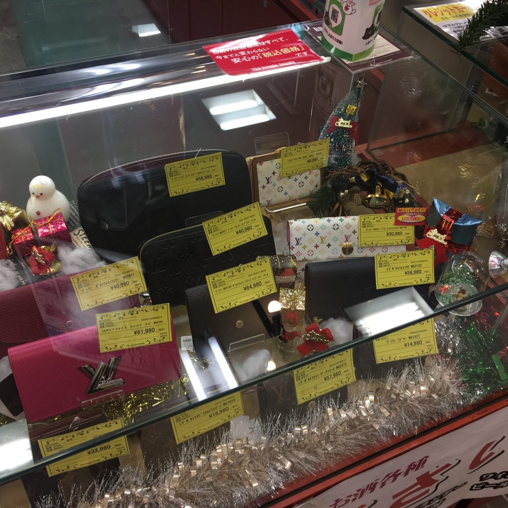 ジャングルジャングル岸和田店　Xmasモード全開！！ブランド品高価買取致します！！不用品買取いたします！！総合リサイクルショップジャングル・ジャングル岸和田店！！