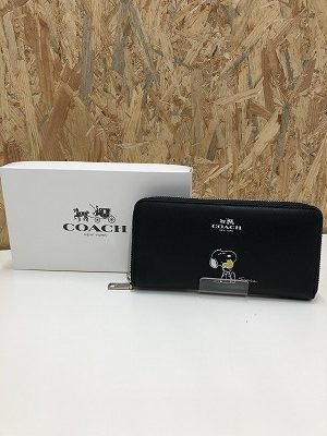 スヌーピーコラボ コーチのお財布が入荷しました！