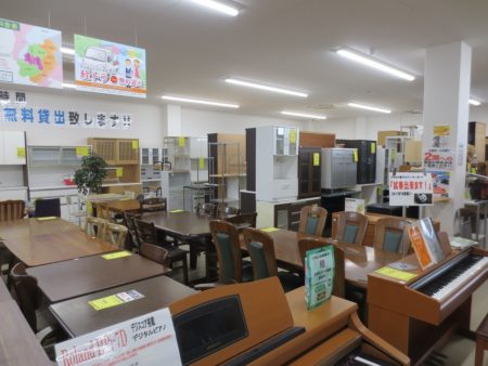 大型家電、家具を陳列中　【滋賀草津店】