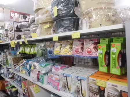 ペット用品大量入荷致しました。【サカイ石津店】