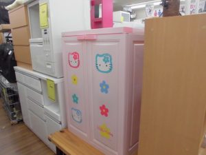 なぜか、キティが集まってくる・・・？？　【守口店】