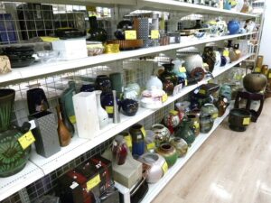 和食器や漆器、花瓶、花器、置物などのコーナー拡張！！岸和田和泉インター店