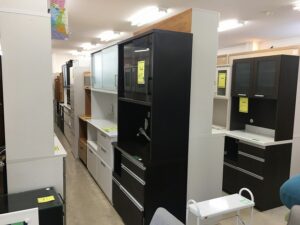 家具コーナー大量陳列中！！サカイ石津店