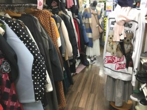 ブランド洋服の買取中です。石津店