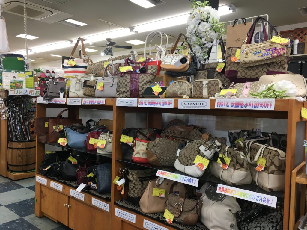 【岸和田店】世代を問わず人気のCOACH集めました♪