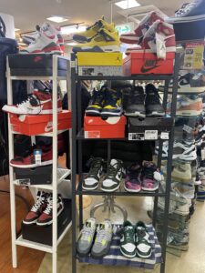 【岸和田店】スニーカー販売中👟👟👟