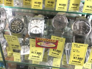 腕時計たくさん入荷してます(^^) サカイ石津店