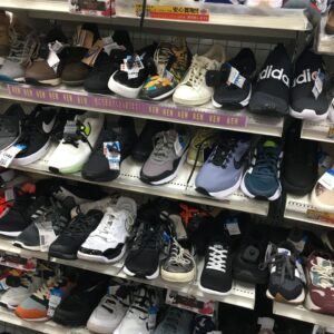 スニーカー多数あり!【石津店】