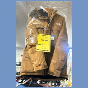 人気冬物衣類入荷しております！【石津店】