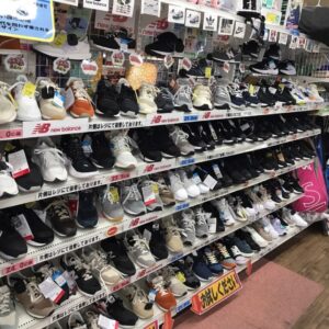 タグ付き未使用のスニーカーあります！！【イズミヤ広陵店】